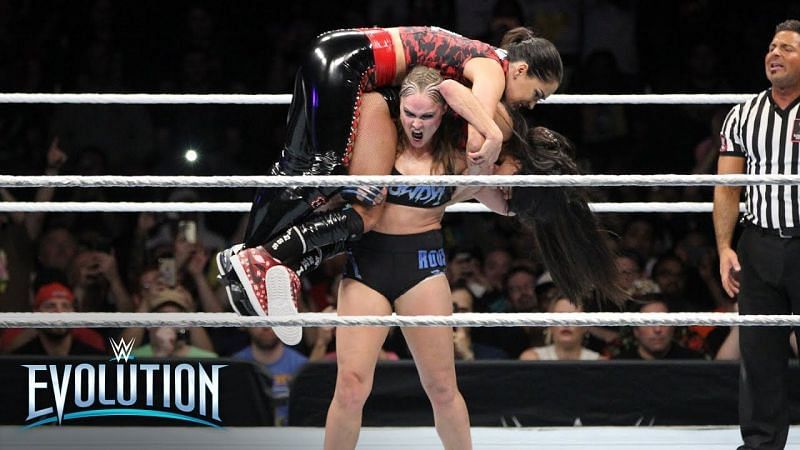 Ronda & Nikki had a pretty good match.